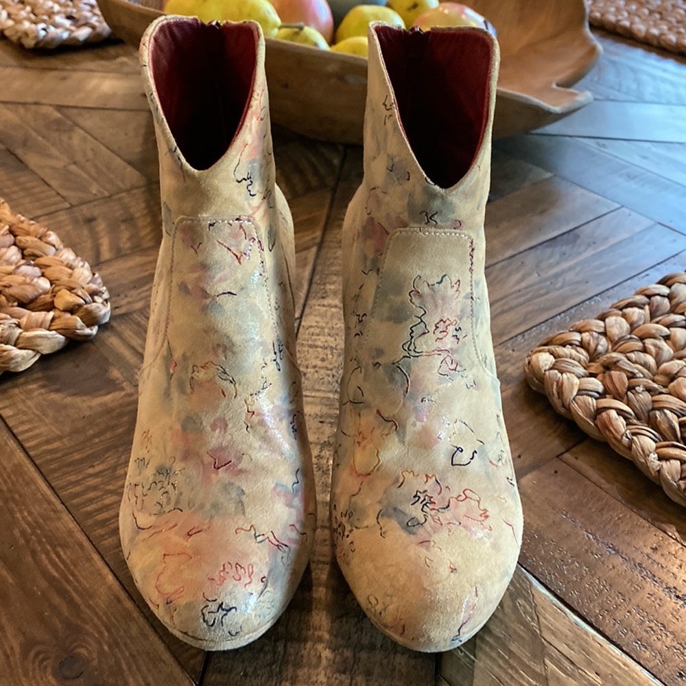 Artemis Booties - Picture 10 of 10
